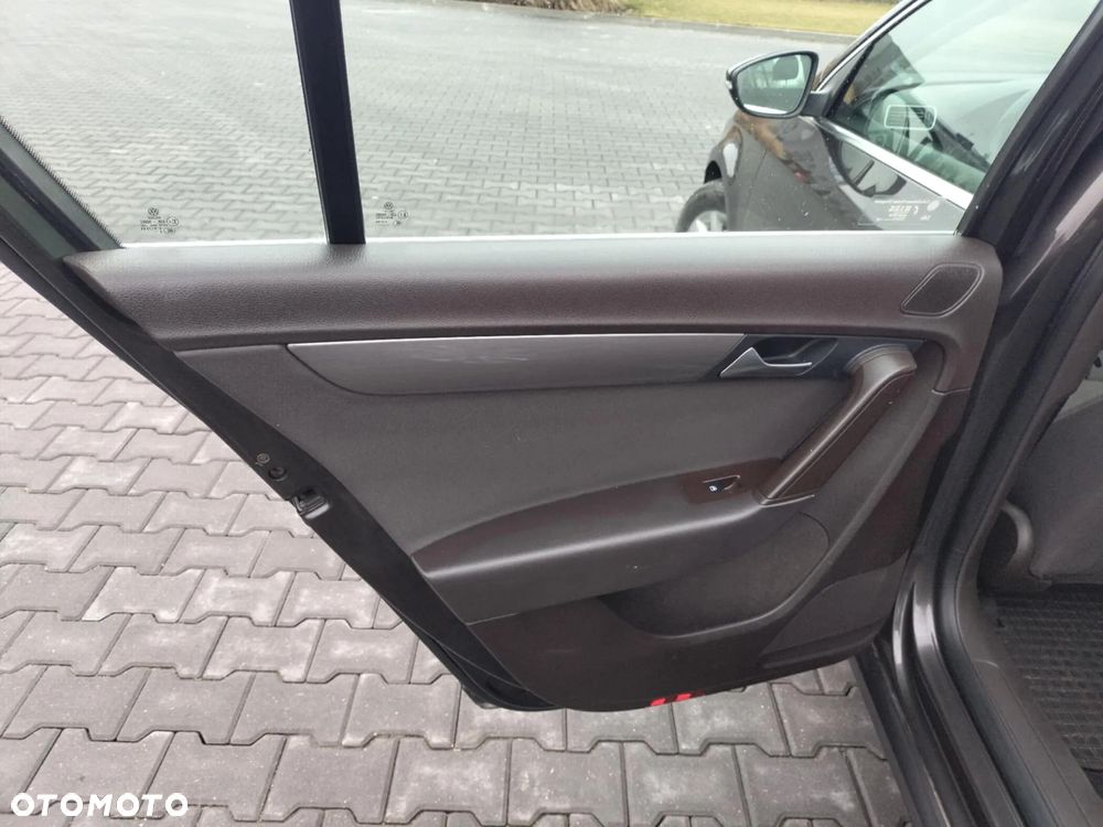 Volkswagen Passat 1.8 TSI Comfortline Optimum - 26