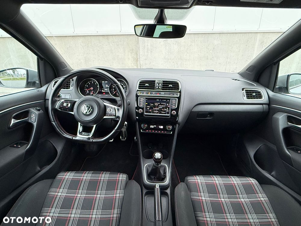 Volkswagen Polo 1.8 TSI (Blue Motion Technology) GTI - 11