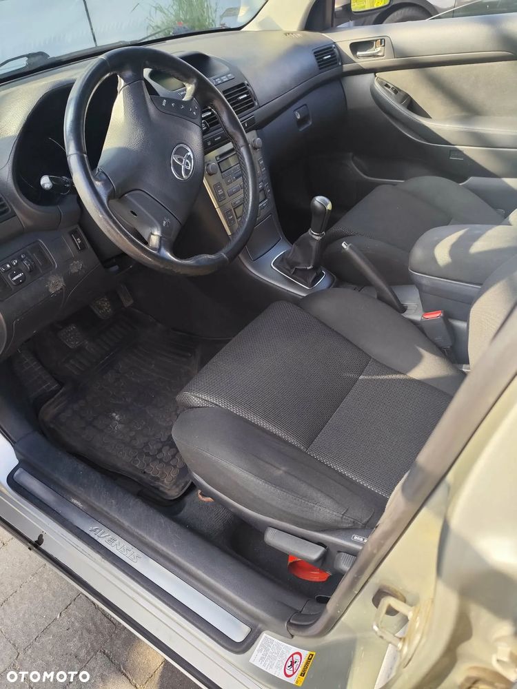 Toyota Avensis 1.8 VVT-i Sol - 8