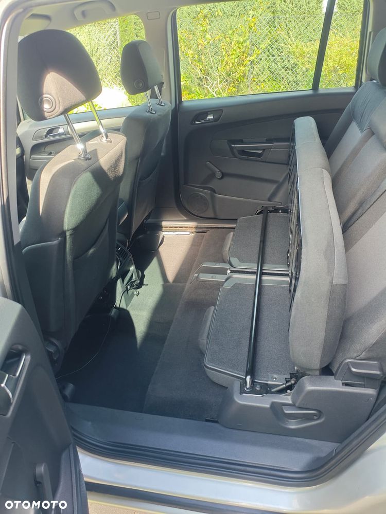 Opel Zafira 1.8 Essentia - 17