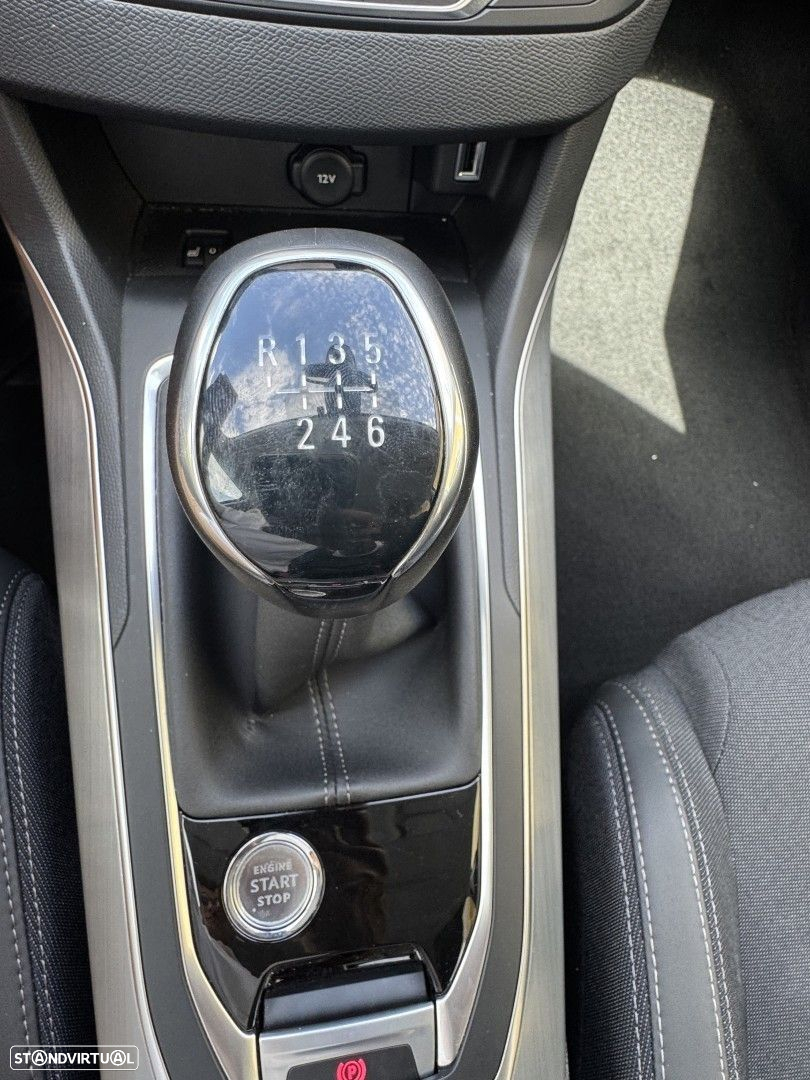 Peugeot 308 SW 1.2 PureTech Allure Full LED - 25