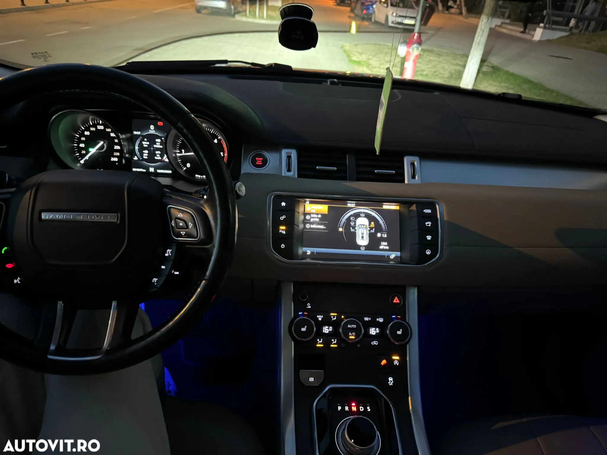 Land Rover Range Rover Evoque - 20