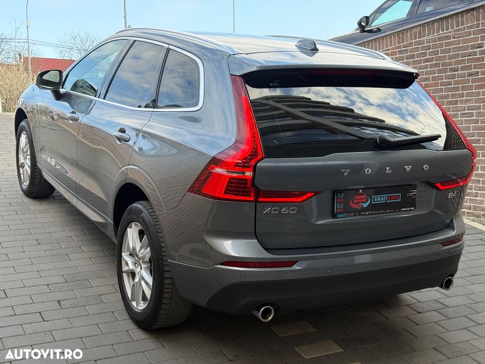Volvo XC 60 B4 MHEV AWD Momentum Pro - 8