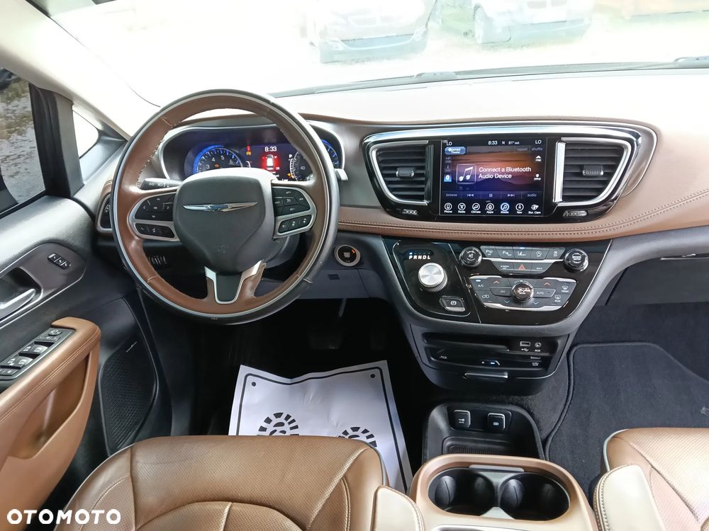 Chrysler Pacifica - 20