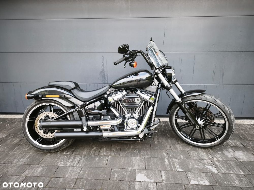 Harley-Davidson Softail Breakout - 28