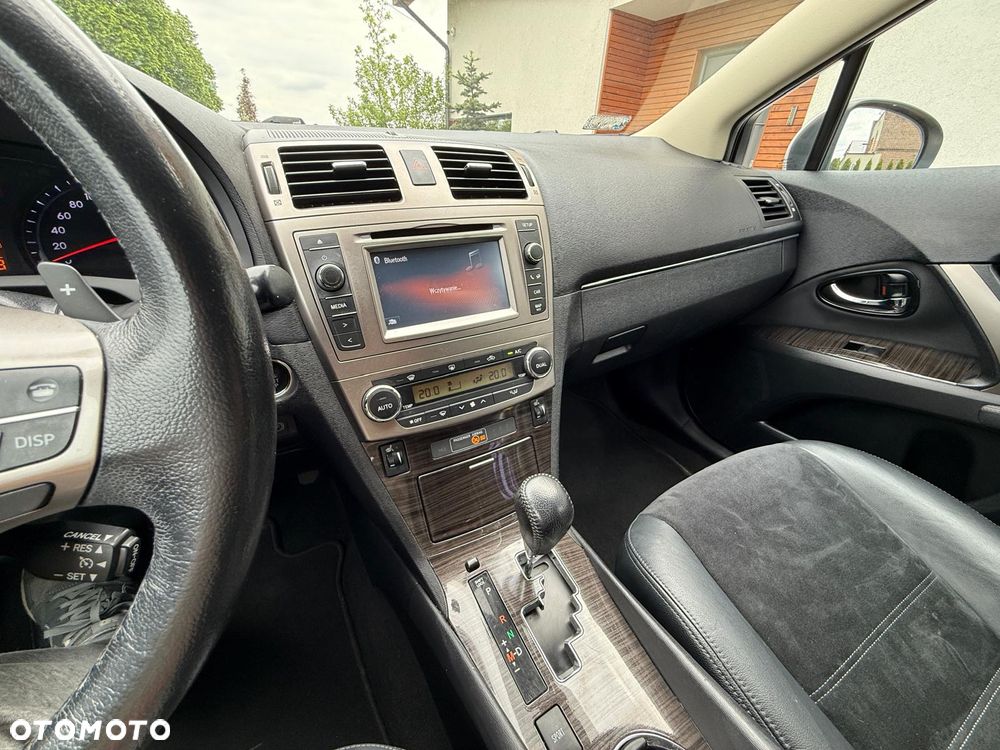 Toyota Avensis 2.0 Premium MS - 18