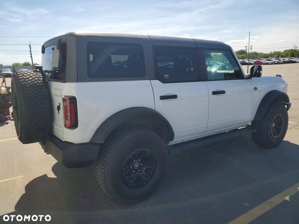 Ford Bronco - 4