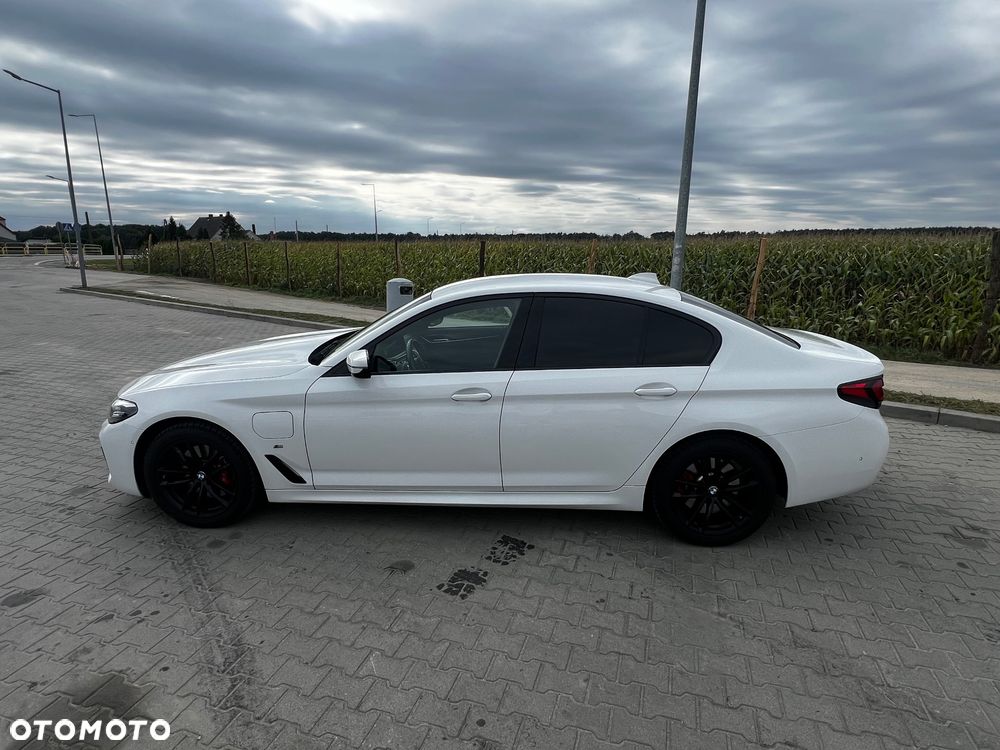 BMW Seria 5 530e xDrive M Sport Edition - 3