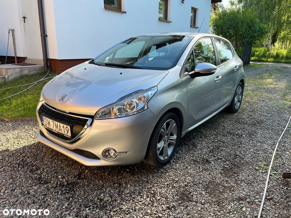 Peugeot 208 1.2 PureTech Allure - 1