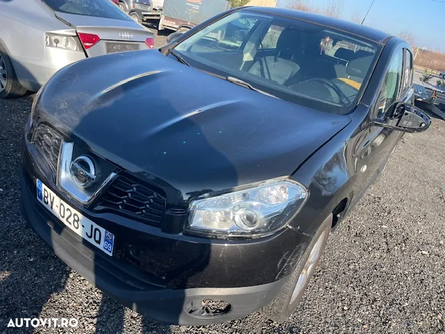 Dezmembrez Nissan Qashqai - 2