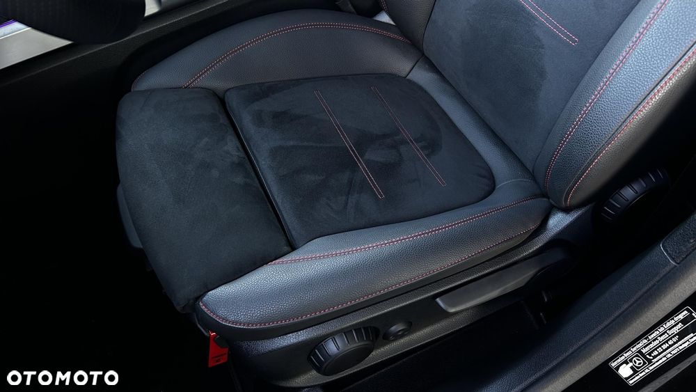 Mercedes-Benz GLB - 12