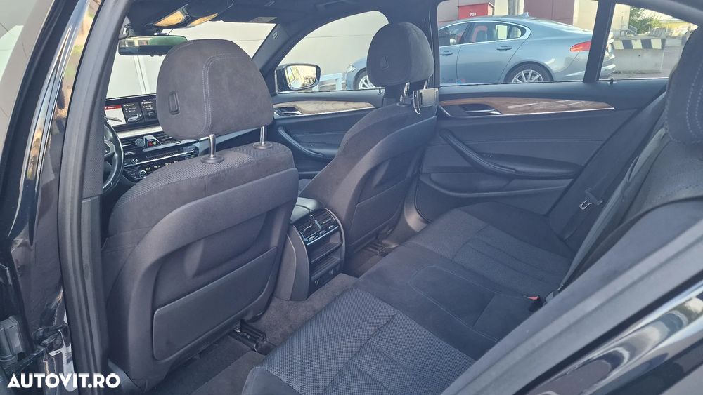 BMW Seria 5 530i xDrive AT - 4