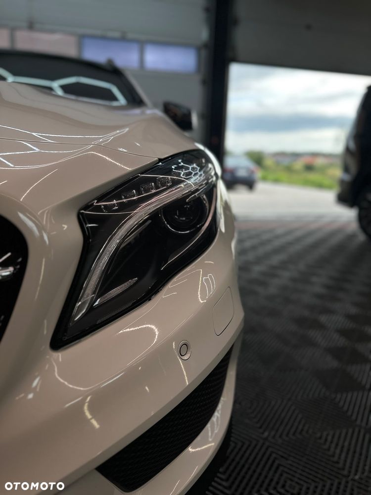 Mercedes-Benz GLA 250 4-Matic - 9