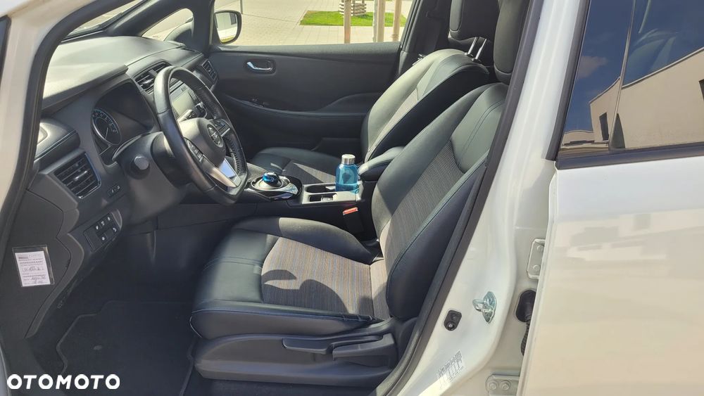 Nissan Leaf 40 kWh Tekna - 17