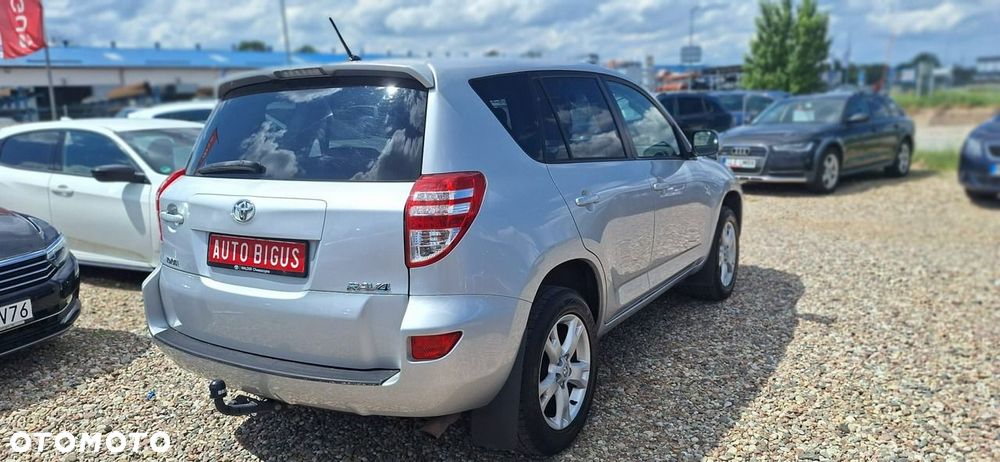 Toyota RAV4 - 8