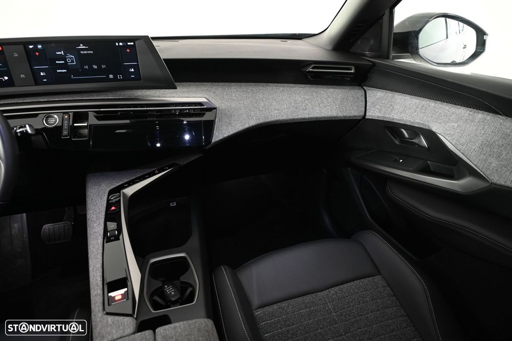 Peugeot 5008 1.2 Hybrid Allure Pack e-DCS6 - 14