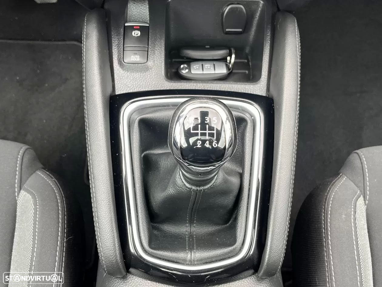 Nissan Qashqai 1.5 dCi N-Connecta 18 - 20