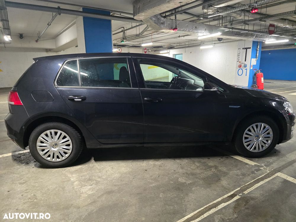 Volkswagen Golf - 5