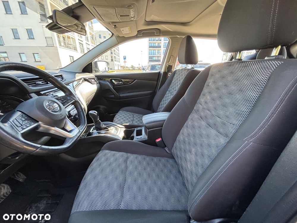 Nissan Qashqai - 25