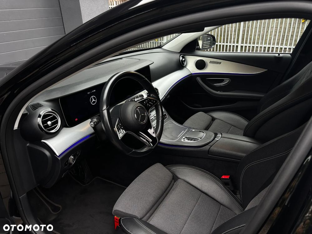Mercedes-Benz Klasa E 220 d 4-Matic - 13
