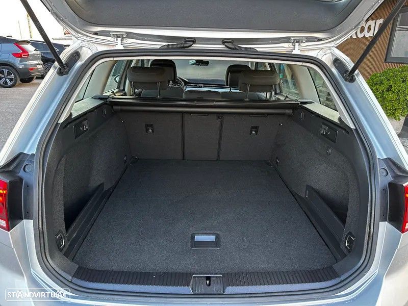 VW Passat Variant 2.0 TDi Business DSG - 42