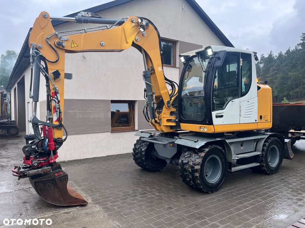 Liebherr A 910 Compact - 1