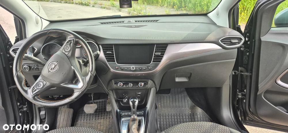 Opel Crossland X 1.2 T Design Line S&S - 11
