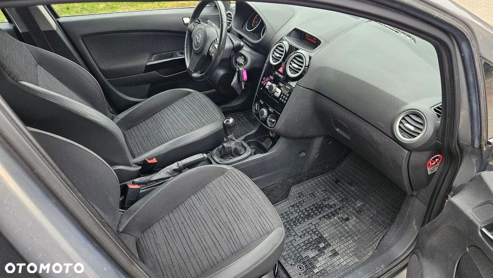 Opel Corsa 1.2 16V Cosmo - 5