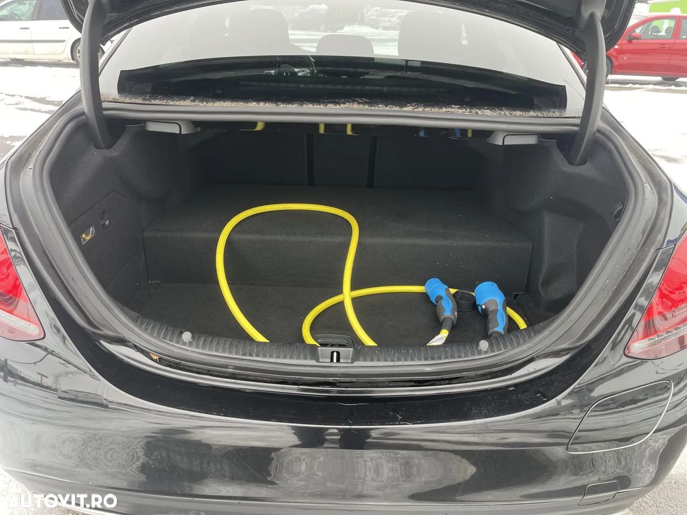 Mercedes-Benz C 300 e 9G-TRONIC AMG Line - 26