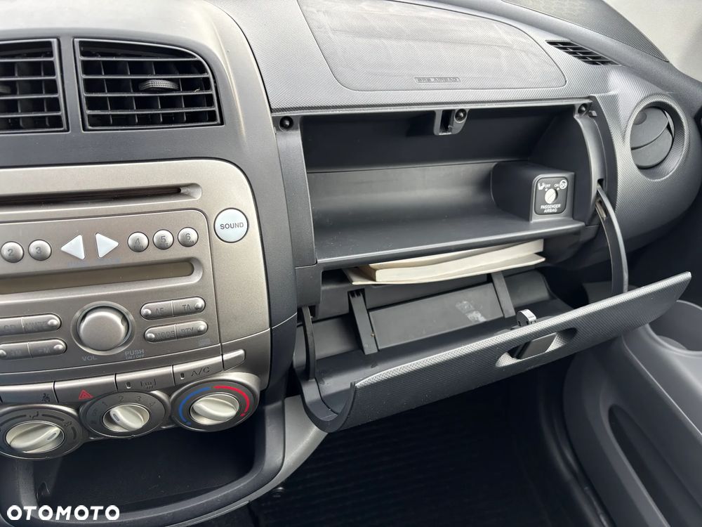 Daihatsu Sirion 1.3 - 16