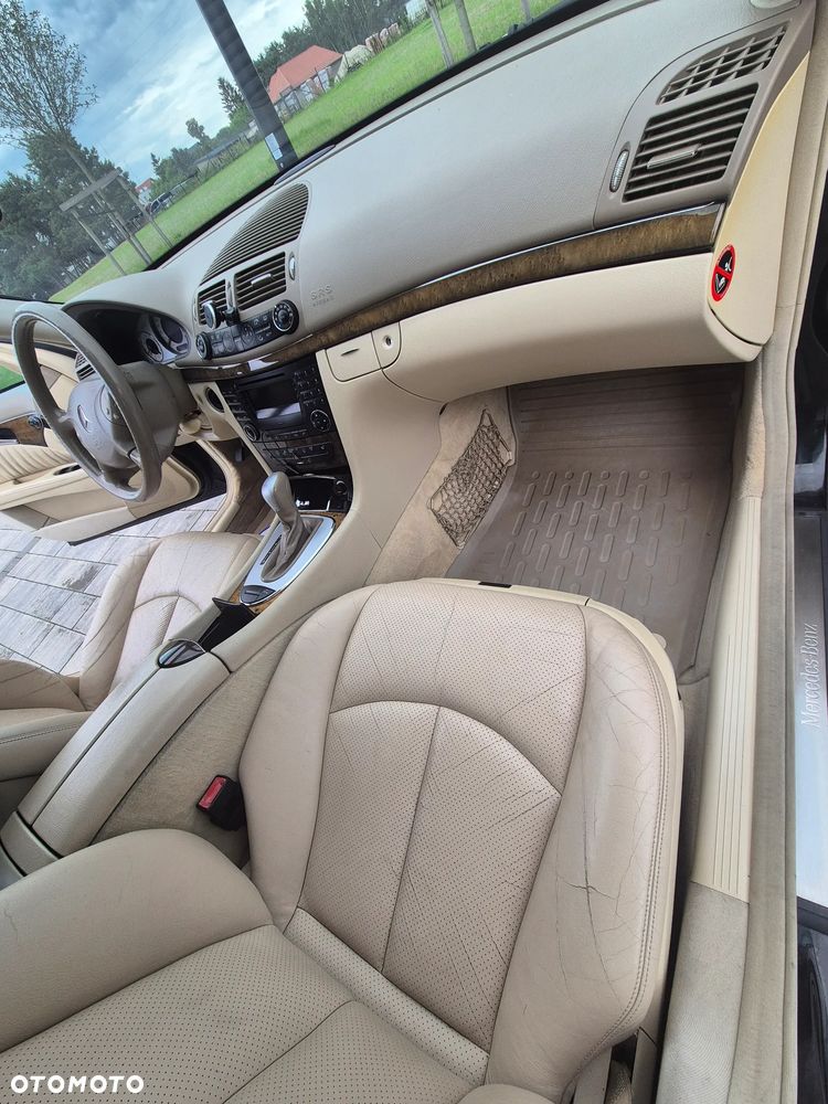 Mercedes-Benz Klasa E 240 4-Matic T Avantgarde - 16