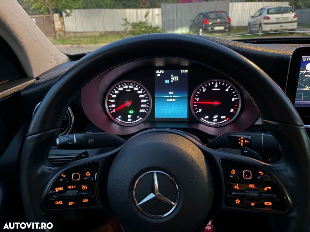 Mercedes-Benz C 220 d Aut - 11