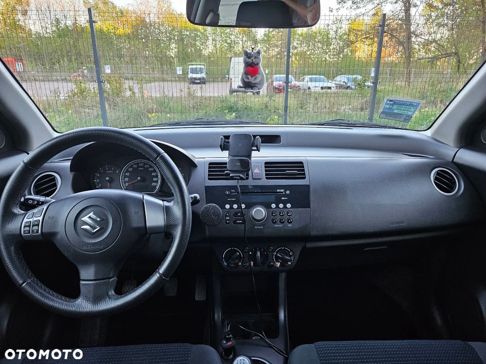 Suzuki Swift - 6