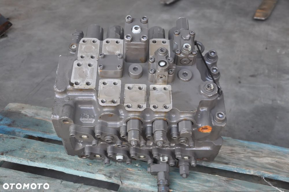Rozdzielacz hydrauliczny Volvo EC 300E EC 250 E NOWY - 7