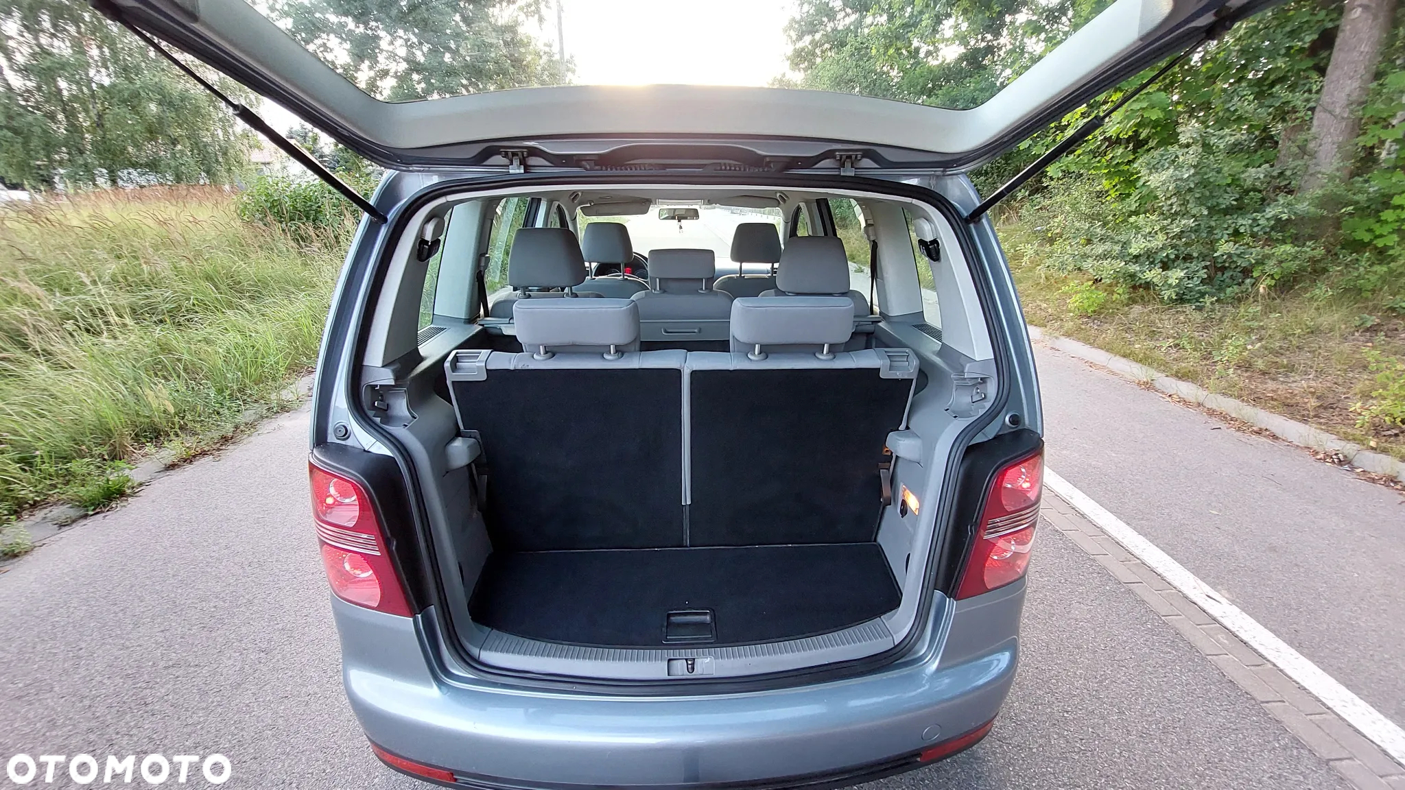 Volkswagen Touran - 22