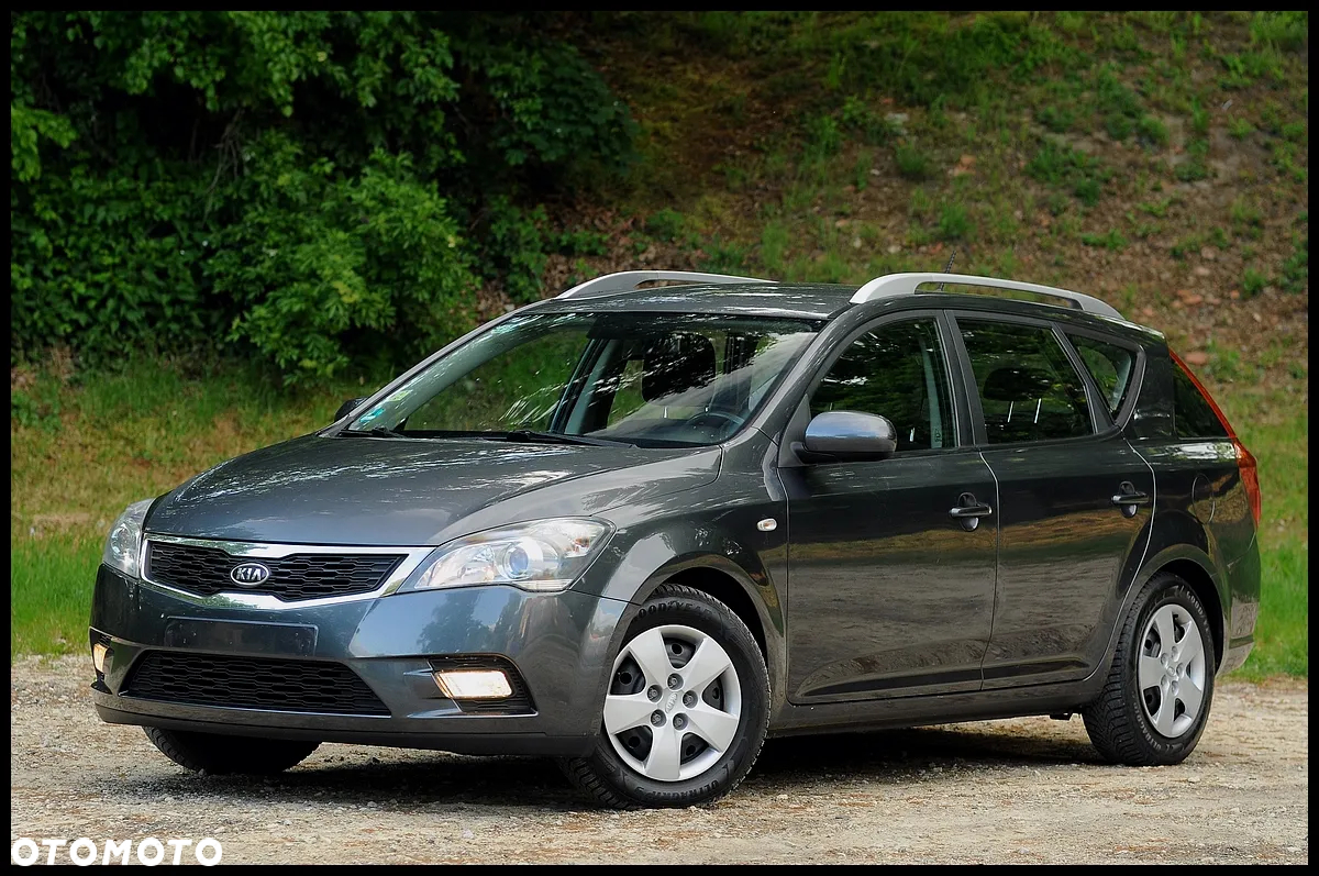 Kia Ceed - 11