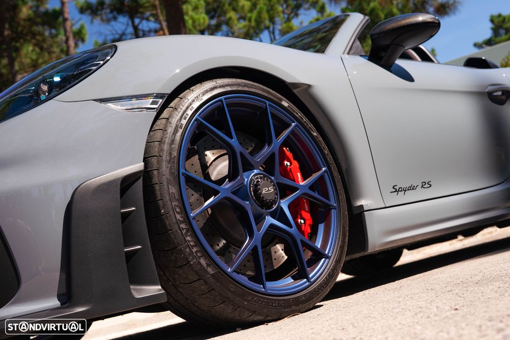 Porsche 718 Spyder RS - 13