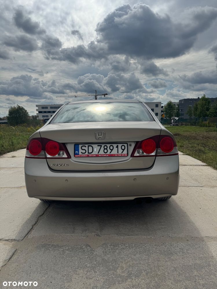 Honda Civic 1.8 Executive - 12