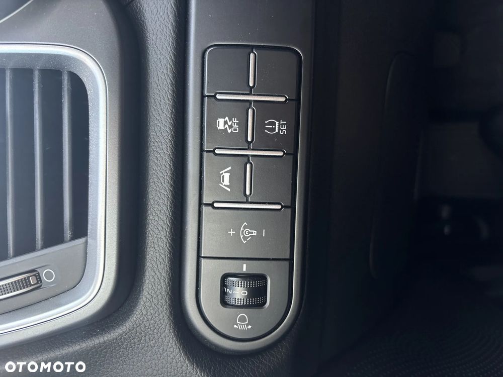 Kia XCeed 1.5 T-GDI M - 20