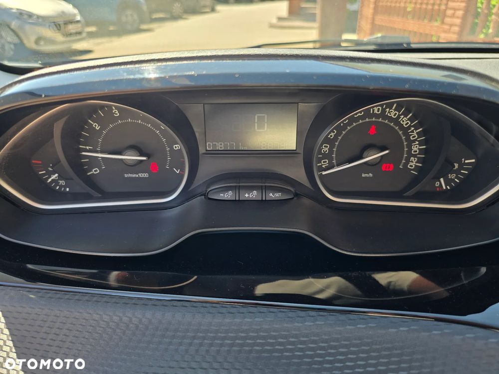 Peugeot 208 - 26