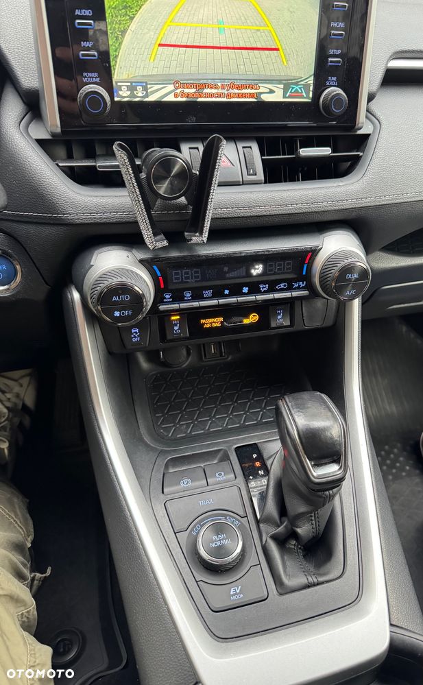 Toyota RAV4 Hybrid Premium 4x4 - 8