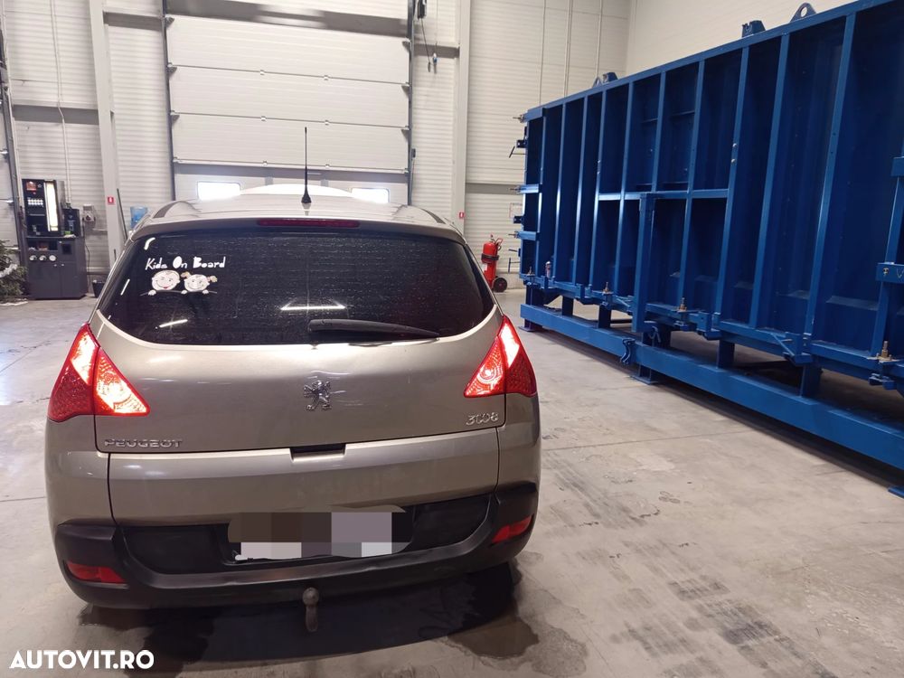 Peugeot 3008 1.6 HDI Confort Pack - 2