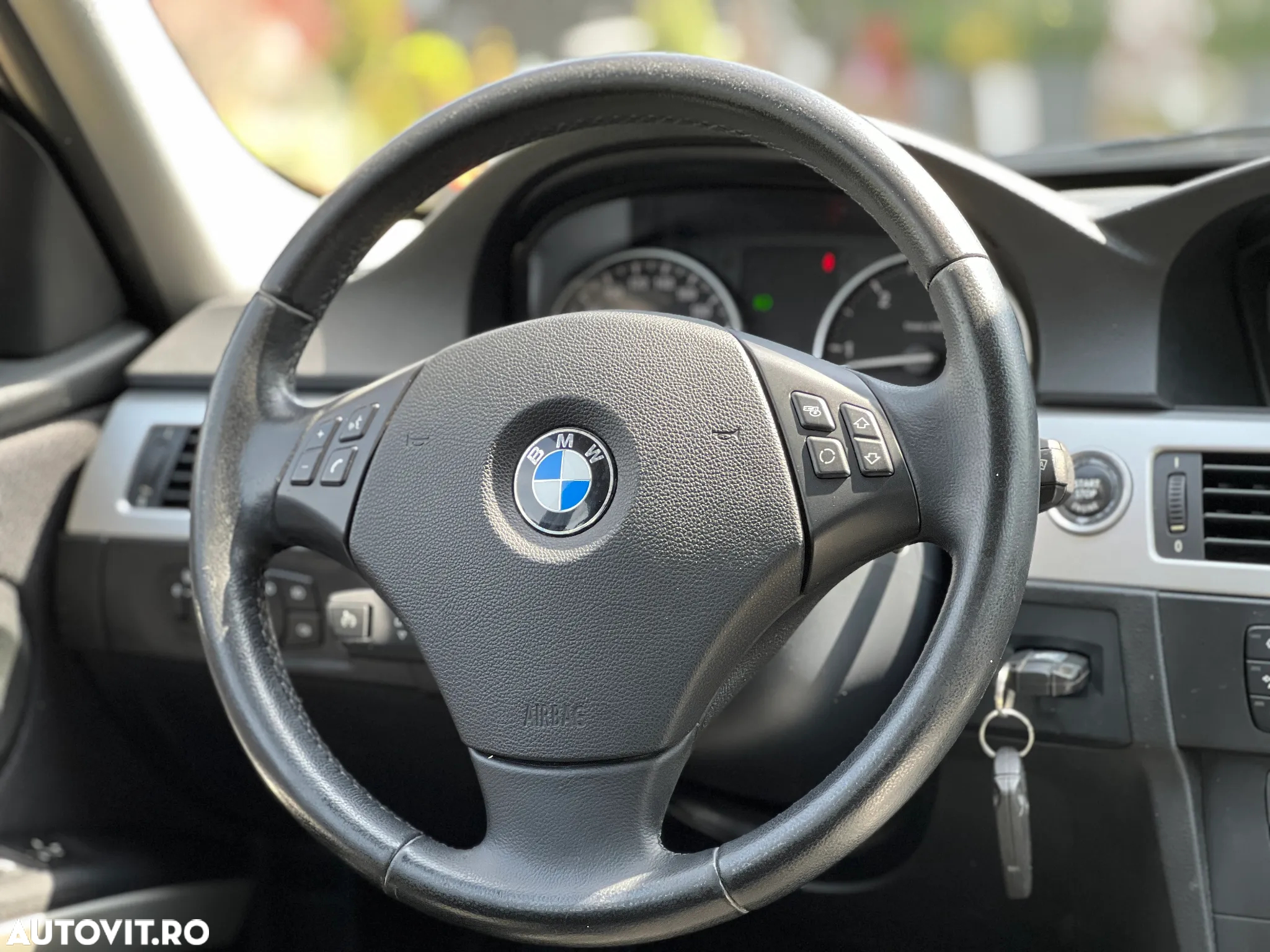BMW Seria 3 320d Aut. - 32