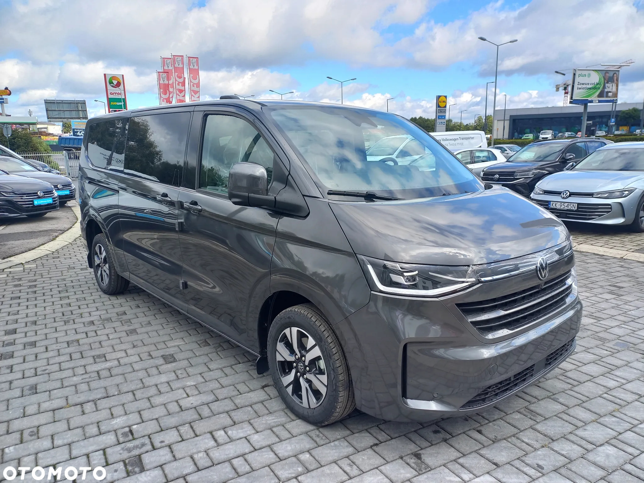Volkswagen Caravelle - 2