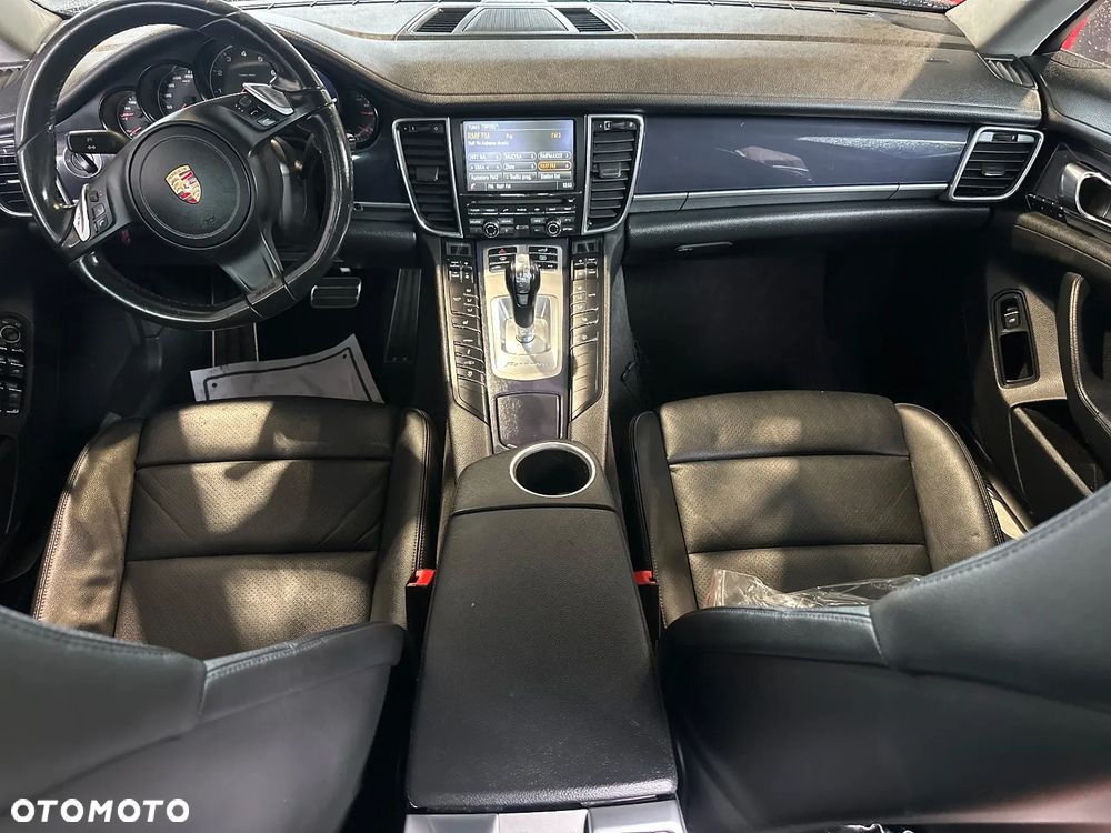 Porsche Panamera - 21