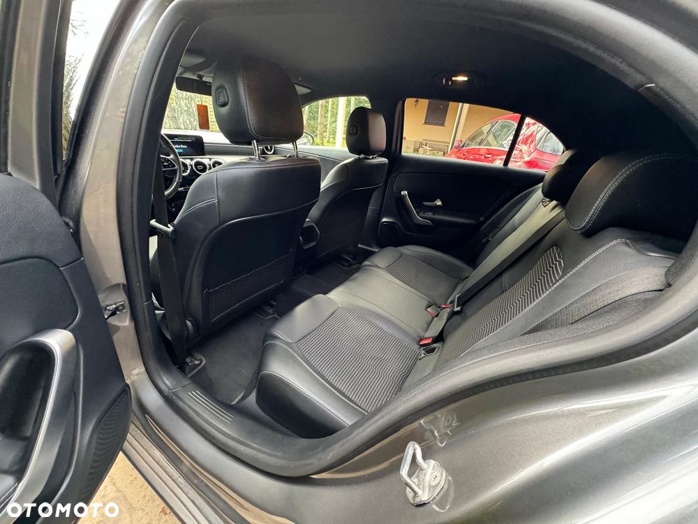 Mercedes-Benz Klasa A 180 d Edition 2021 - 14