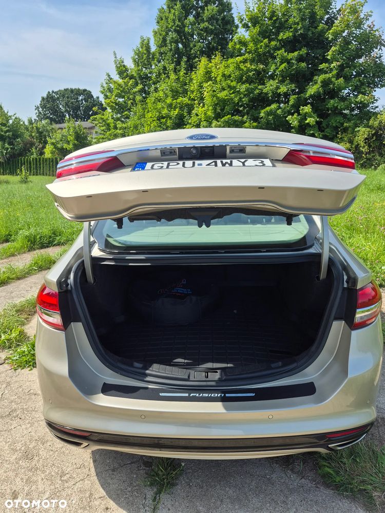 Ford Fusion - 22