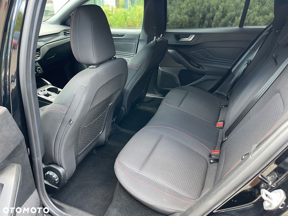 Ford Focus - 25