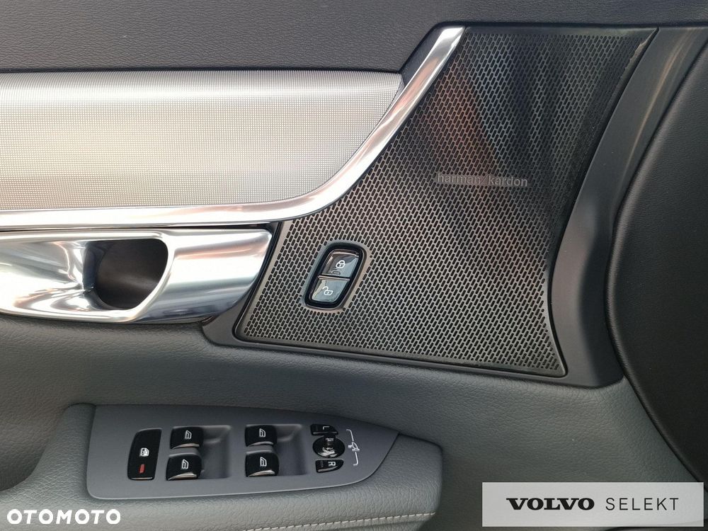 Volvo V90 Cross Country - 16