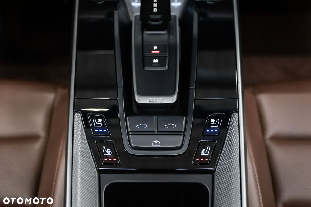 Porsche 911 Carrera 4 PDK - 29